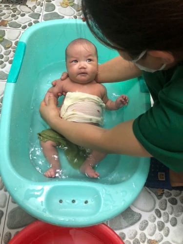dịch vụ tắm bé tại bình dương