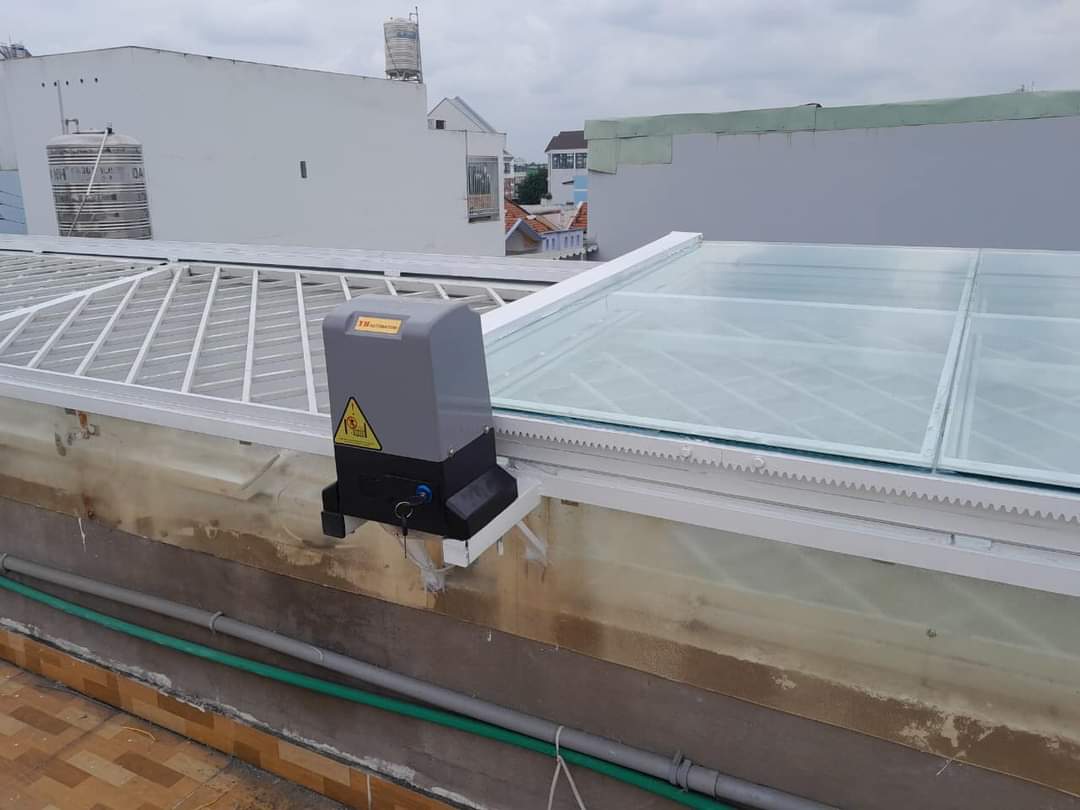 motor giếng trời tự động