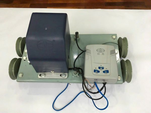 motor cổng xếp chạy điện tại lâm đồng