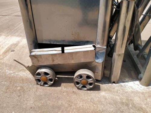 thay bánh xe cổng xếp tại huyện hóc môn
