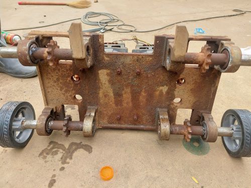 thay thế bạc đạn cửa cổng xếp tại bến cát