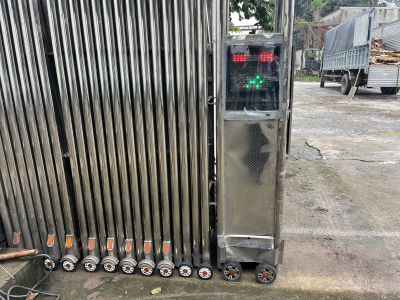 bánh xe cổng xếp ở đà nẵng
