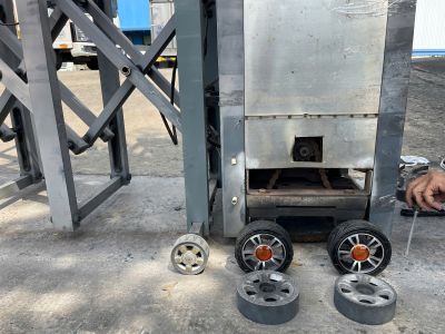 bánh xe cổng xếp tại cần thơ