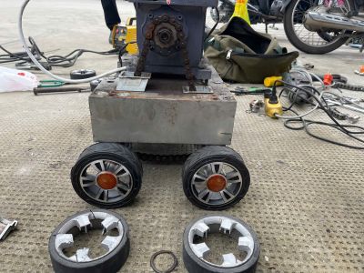 bánh xe cổng xếp tại đà nẵng