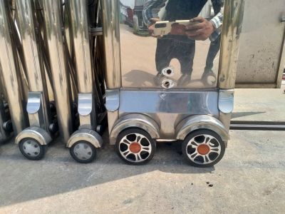 bánh xe cổng xếp tại huế