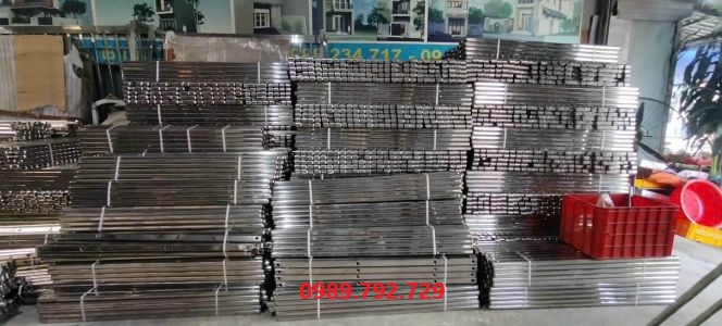 nan chéo cổng xếp inox tại hưng yên