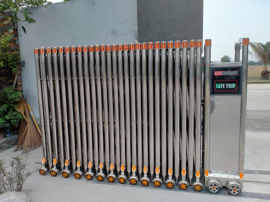 phụ kiện cổng xếp tại đà nẵng