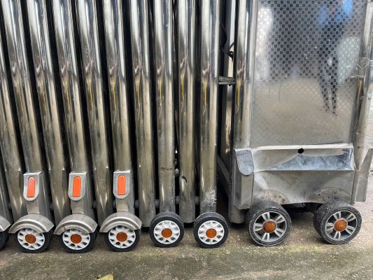 phụ kiện cổng xếp tại long an