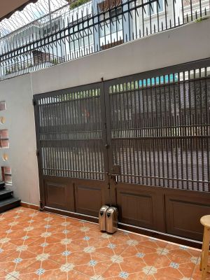 sửa cổng sắt mở 2 cánh tại đắk lắk
