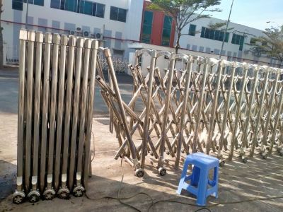 sửa cổng xếp inox tại bình lục