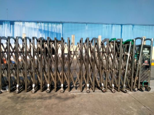sửa cổng xếp tại phủ lý